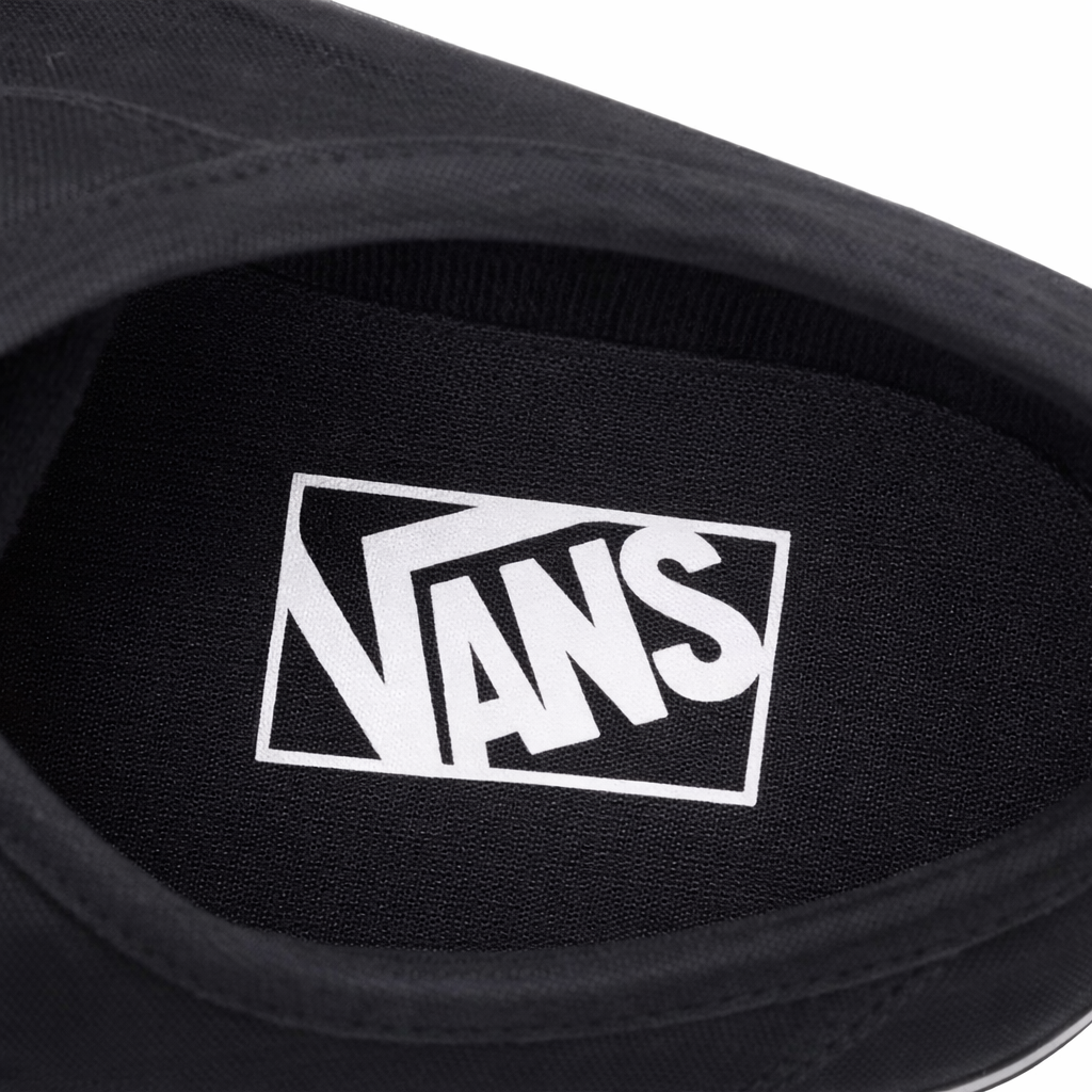 Vans sneakers dam – storlek 39 – klassiska svarta