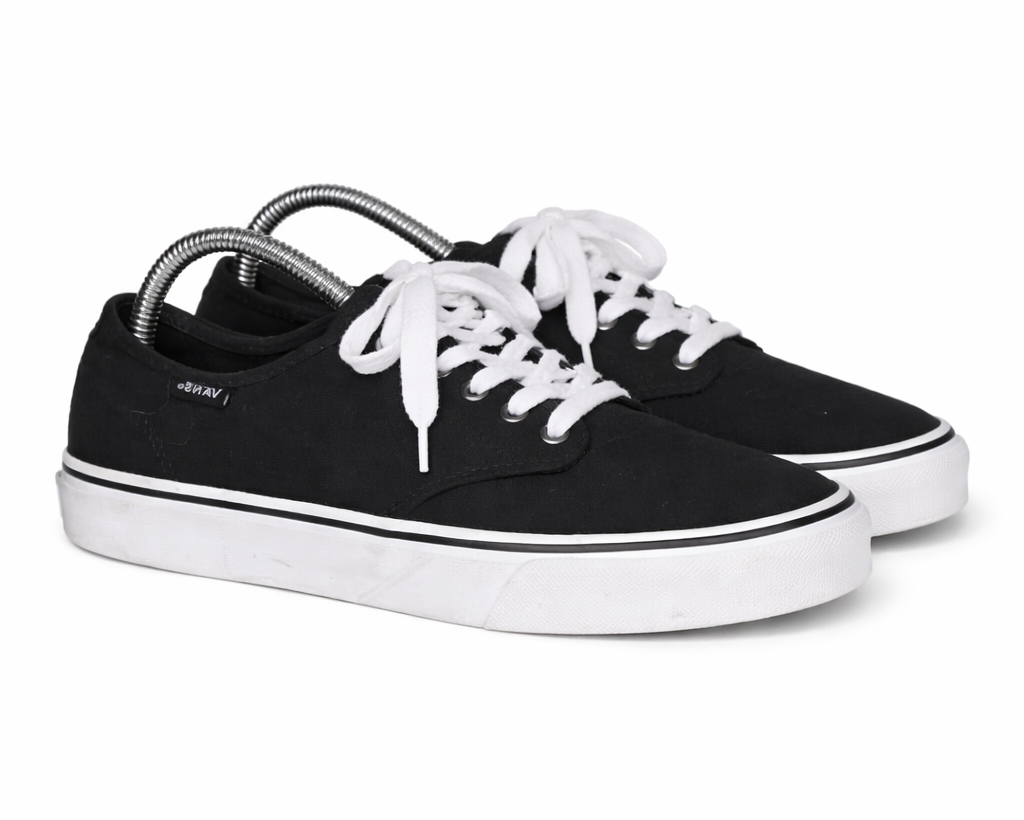 Vans sneakers dam – storlek 39 – klassiska svarta