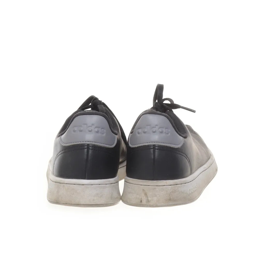 Adidas herrskor – storlek 44